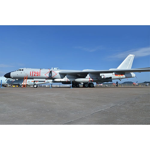 1/144 Xian H-6K Bomber