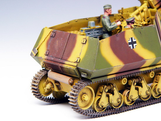 1/35 German 39(H) 105mm LeFH18(Sf)auf Geschutzwagen