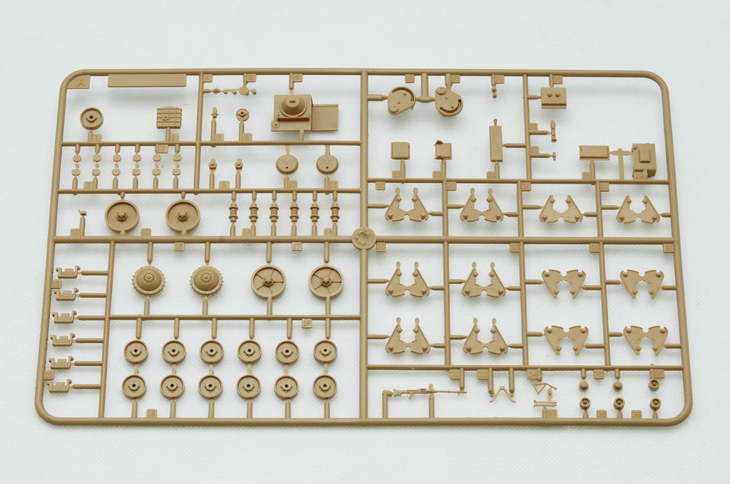 1/35 France 38/39(H) TANK SA 18 37mm gun