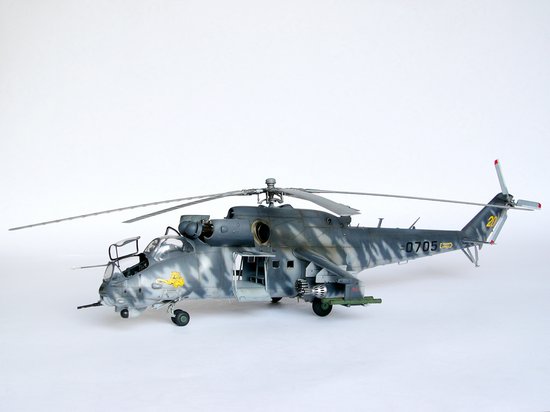 1/35 Mi-24V HIND-E