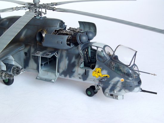 1/35 Mi-24V HIND-E