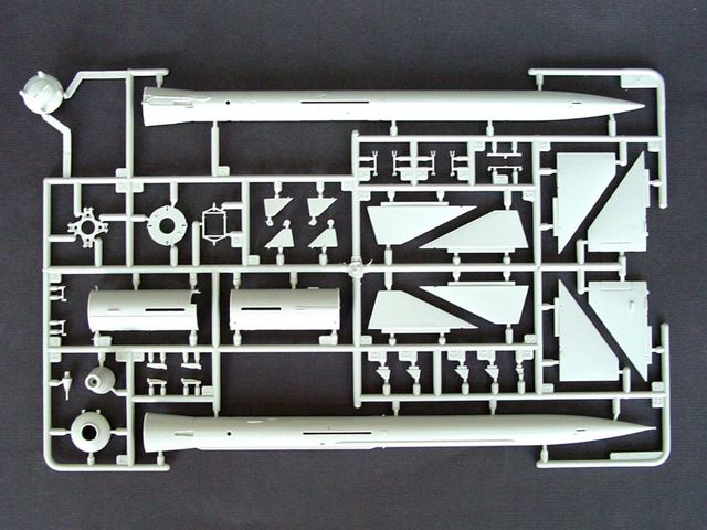 1/35 SAM-2 MISSILE w/LAUNCHER CABIN