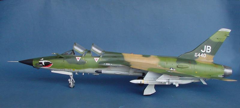 1/32 F-105G Thunderchief Wild Weasel