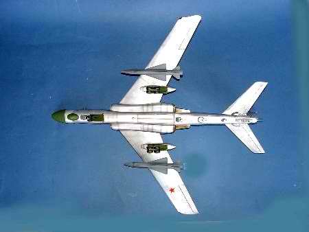 1/72 TU-16K-10